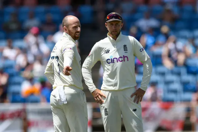 Joe Root and Jack Leach