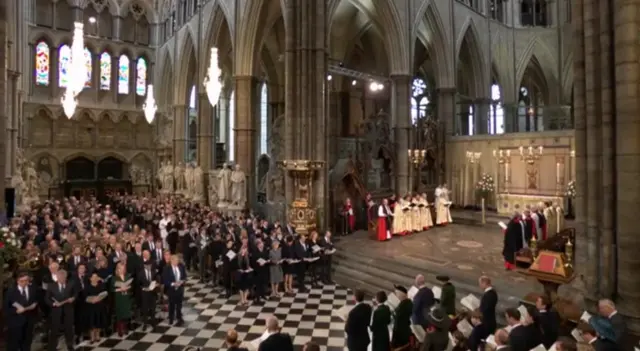 Congregation at Westminster Abbey