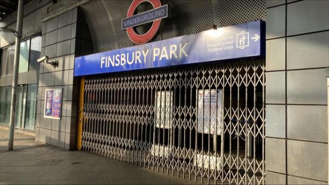 Finsbury Park gates closed