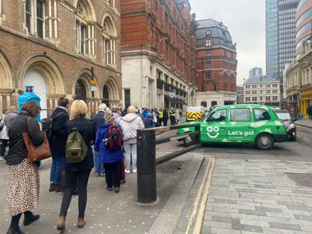 Liverpool St taxi queue