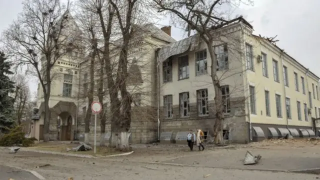 The damaged historical building of the Korolenko library in Chernihiv after shelling.