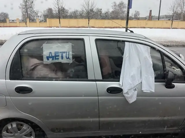 A sign saying "children" and a white T-shirt