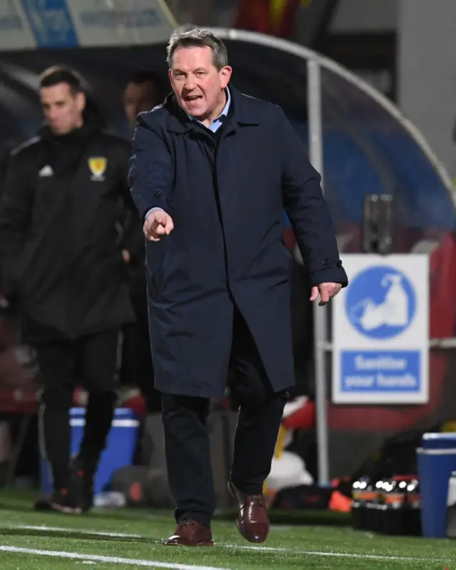 Billy Dodds, Inverness Caledonian Thistle manager gives orders from the touchline.