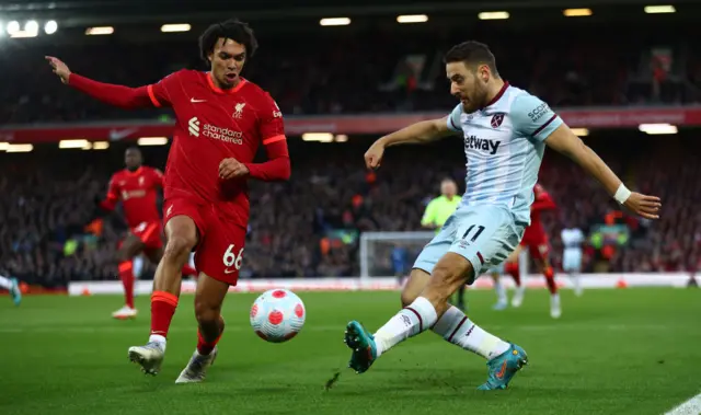 Nikola Vlasic, Trent Alexander-Arnold