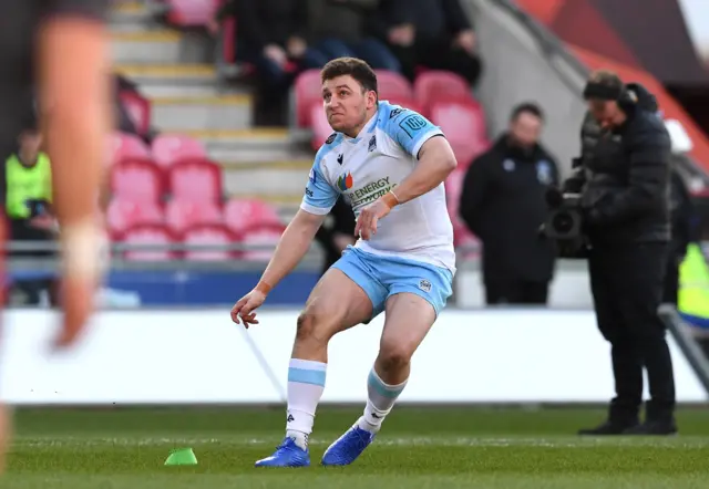 Duncan Weir kicks at goal