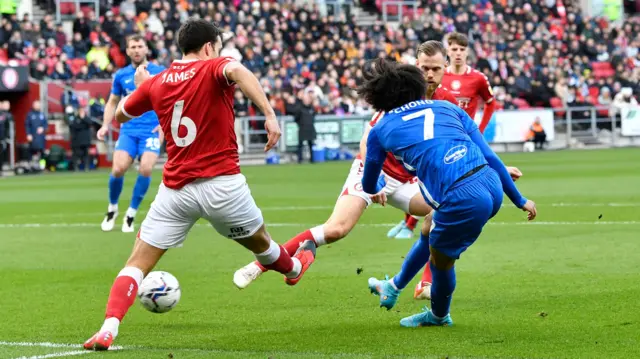 Tahith Chong scores for Birmingham