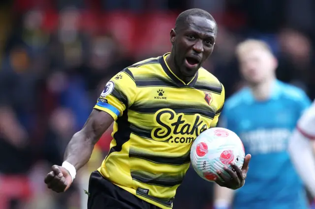 Watford's Moussa Sissoko scores vs Arsenal