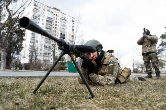 Members of Ukraine's territorial defence train in Kyiv. Photo: 9 March 2022