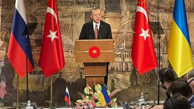 Erdogan addreessing a delegation at the Ukrainian-Russian peace talks earlier this week