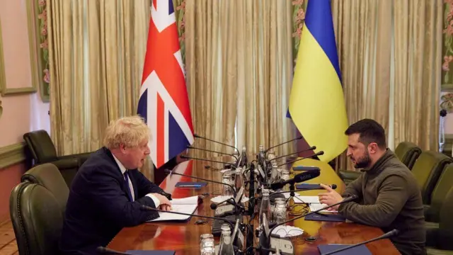 Boris Johnson and Volodymyr Zelensky