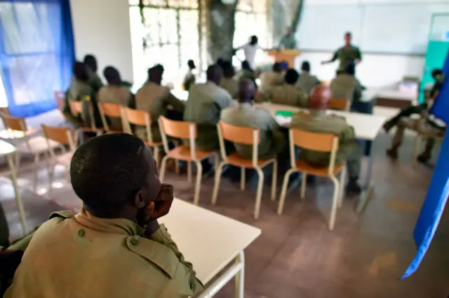 EU trainers in a session with Malian soldiers.