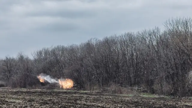 Ukrainian artillery troops fighting in the Donbas on Tuesday