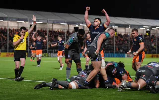 Edinburgh celebrate a Pierre Schoeman try