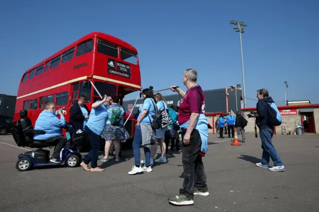 West Ham v Man City (12:15 BST)