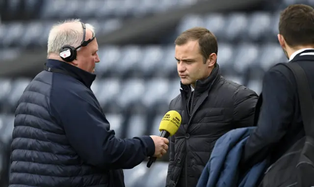 Hibernian manager Shaun Maloney talks to BBC Scotland reporter Brian McLaughlin pre-match