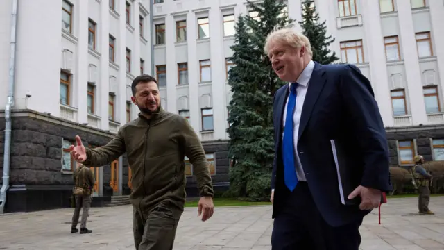 Ukraine's President Volodymyr Zelensky with UK PM Boris Johnson, 9 April 2022