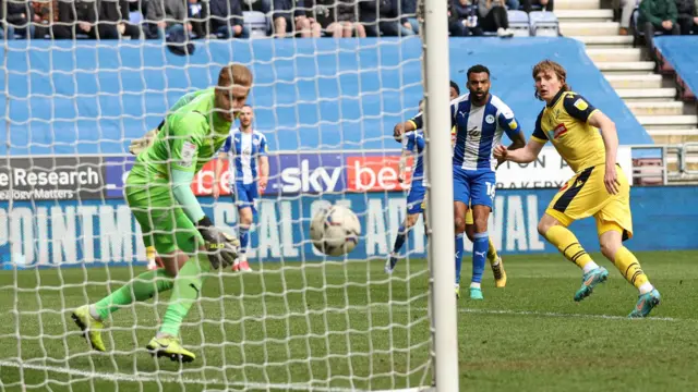 Jon Dadi Bodvarsson goal