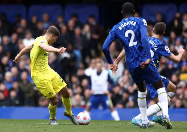 Vitaly Janelt, Brentford, Chelsea