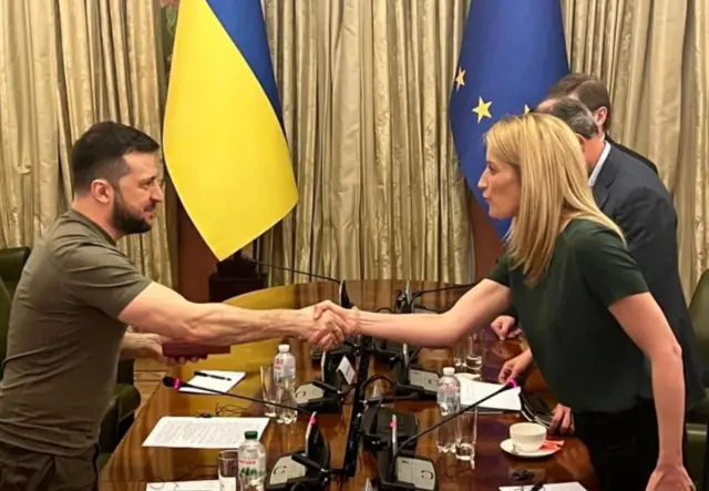 Roberta Metsola and President Zelensky in Kyiv, 1 Apr 22