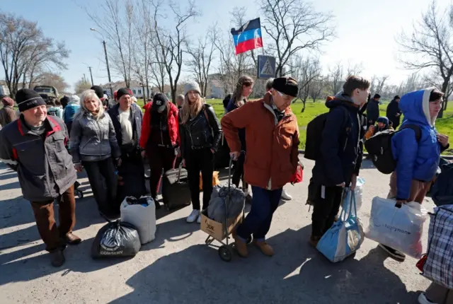 People fleeing Mariupol