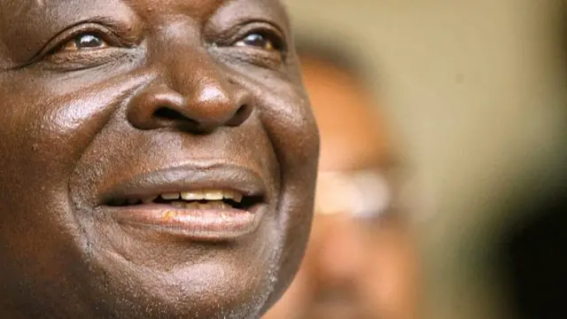 Mwai Kibaki.