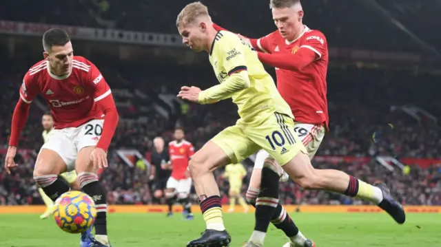 Emile Smith Rowe in action against Man Utd