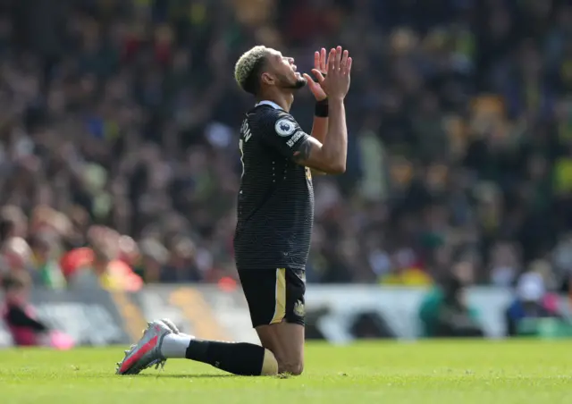 Joelinton celebrating