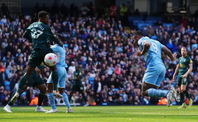 Gabriel Jesus scores his second goal