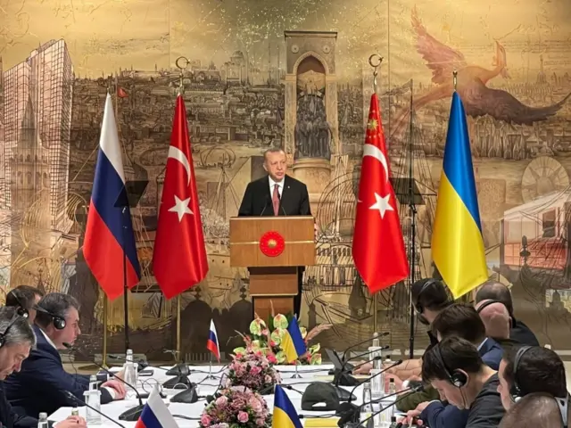 Turkish President Recep Tayyip Erdogan speaks ahead of talks between Ukrainian and Russian negotiators in Istanbul. Photo: 29 March 2022