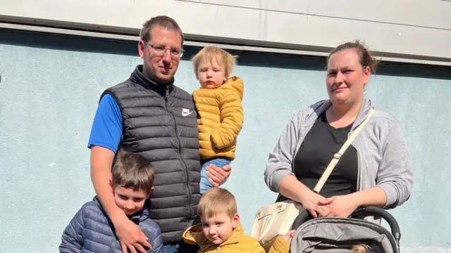 Yannick and Laura pictured with their children