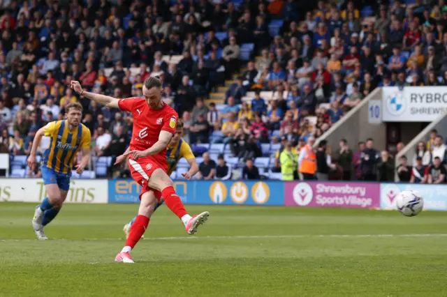 Will Keanse scores a penalty for Wigan