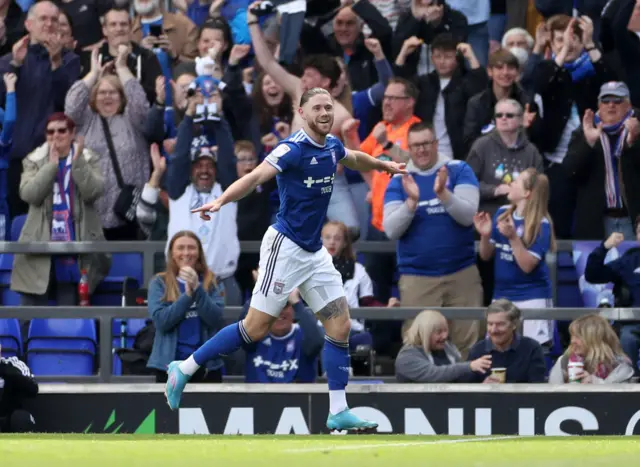 Wes Burns celebrates