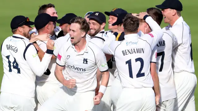 Warwickshire win 2021 County Championship