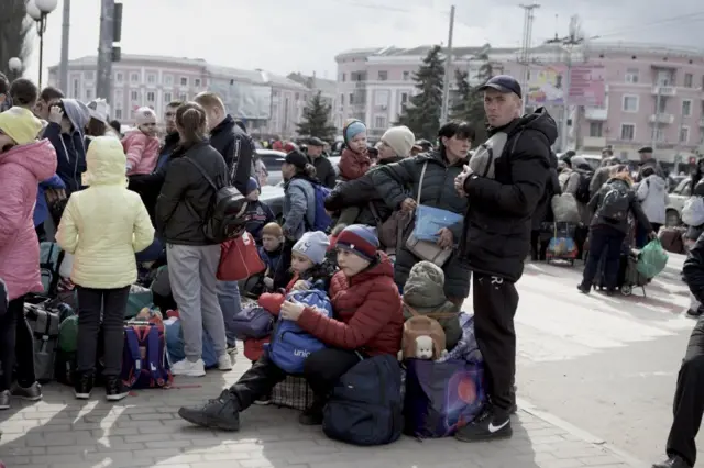 Ukrainian evacuees in Kramatorsk - 5 April