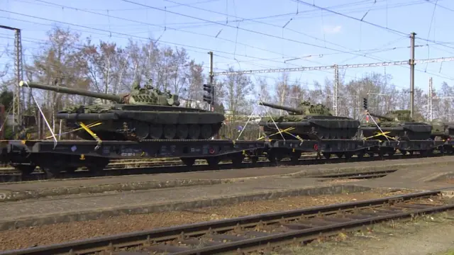 Czech Republic reportedly delivers tanks to Ukraine.