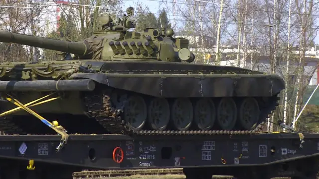 Czech Republic reportedly delivers tanks to Ukraine.