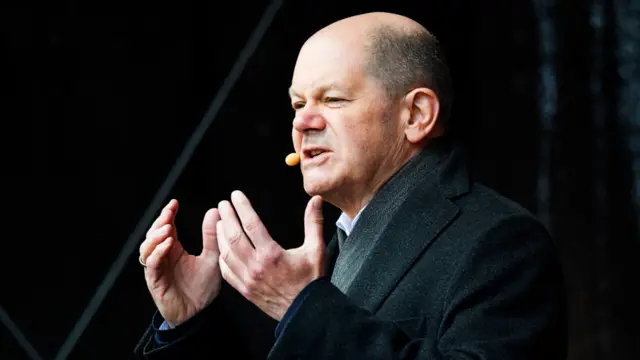 German Chancellor Olaf Scholz giving a speech