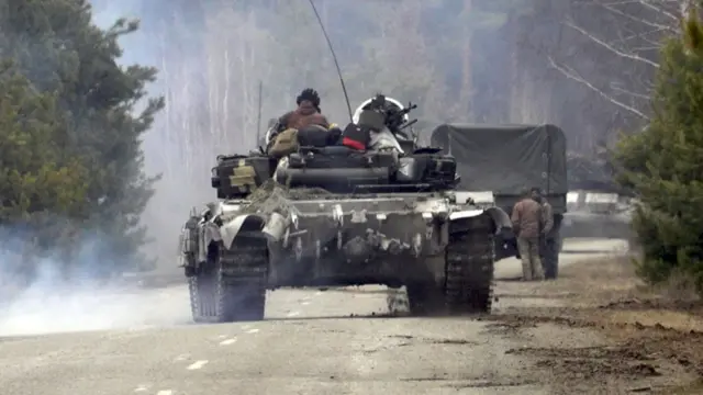 Ukrainian tank north-west of Kyiv