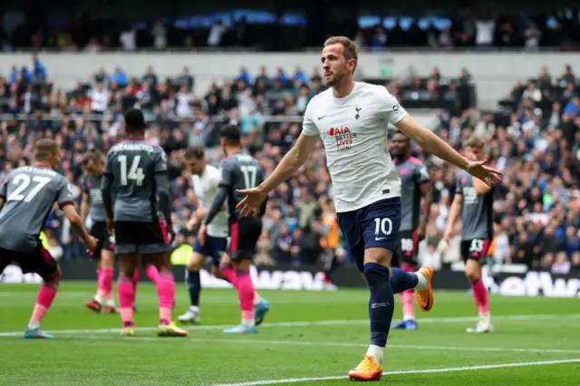 Harry Kane scores for Tottenham