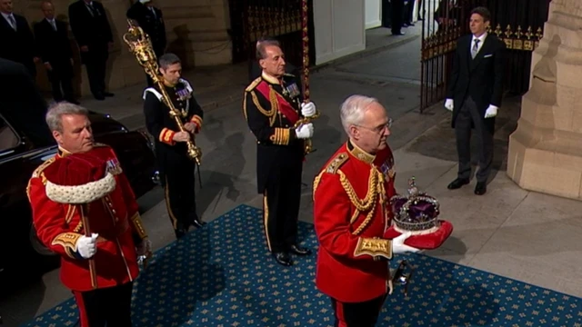 Royal regalia arriving at Parliament