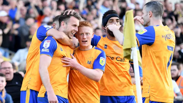 Mansfield celebrate Rhys Oates' goal