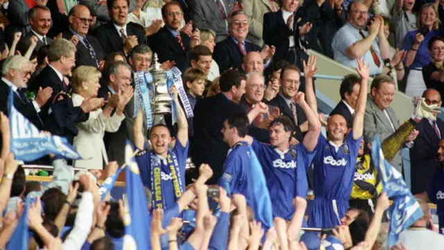 Dennis Wise lifts the FA Cup in 1997