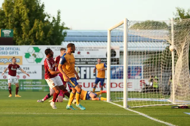 Jordam Bowery scores for Mansfield