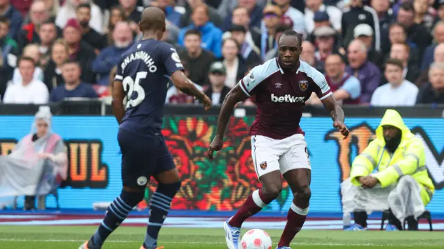 Fernandinho and Michail Antonio