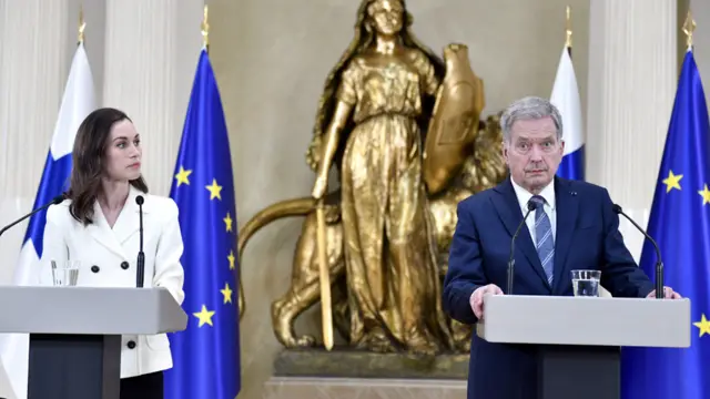 Finland's Prime Minister Sanna Marin and Finland's President Sauli Niinisto attend a joint news conference