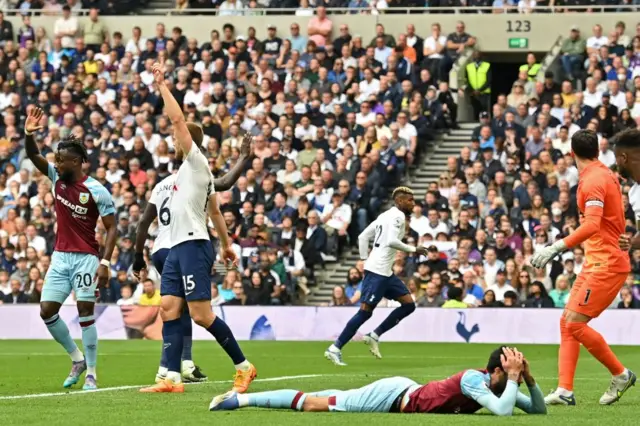 Tottenham Hotspur, Burnley