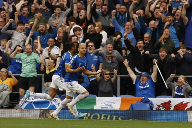 Richarlison celebrates