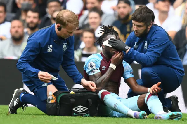 Maxwel Cornet, Burnley, Tottenham Hotspur