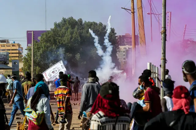 Protesters in Khartoum demo