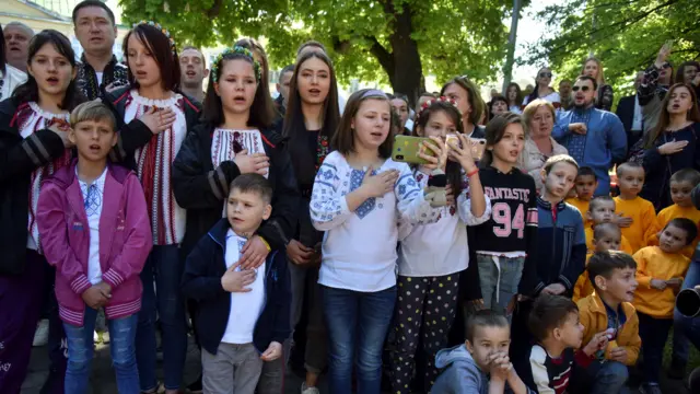 Children celebrate Vyshyvanka Day in Lviv